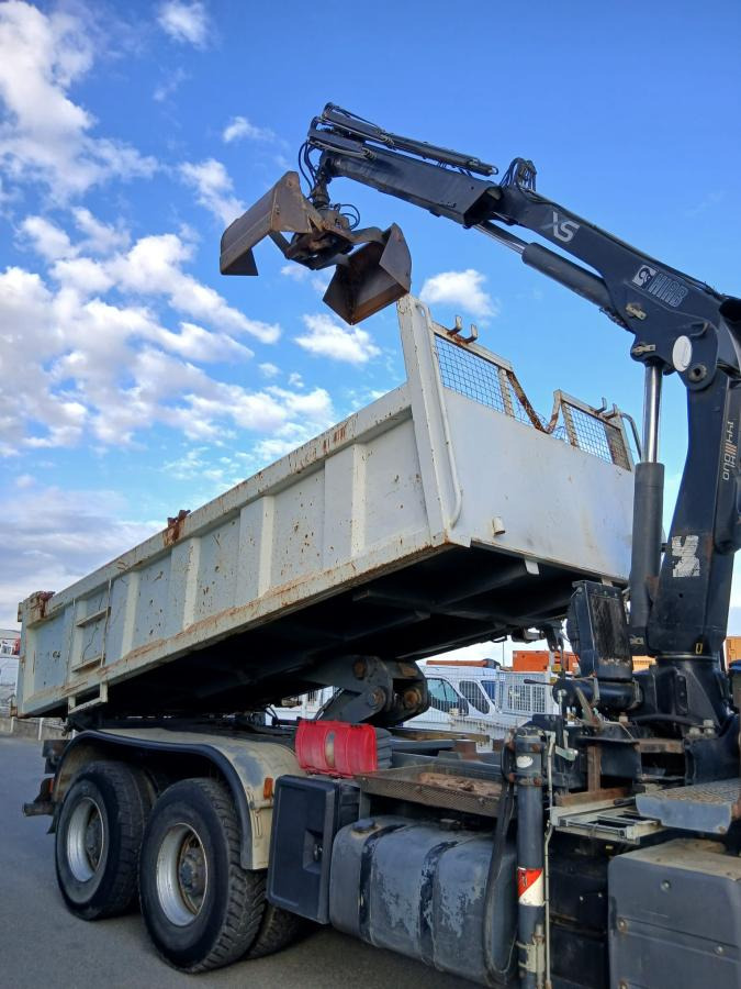 Renault Kerax 380 DXI - Kamion vetëshkarkues, Kamion me vinç: foto 3 Renault Kerax 380 DXI - Kamion vetëshkarkues, Kamion me vinç: foto 3