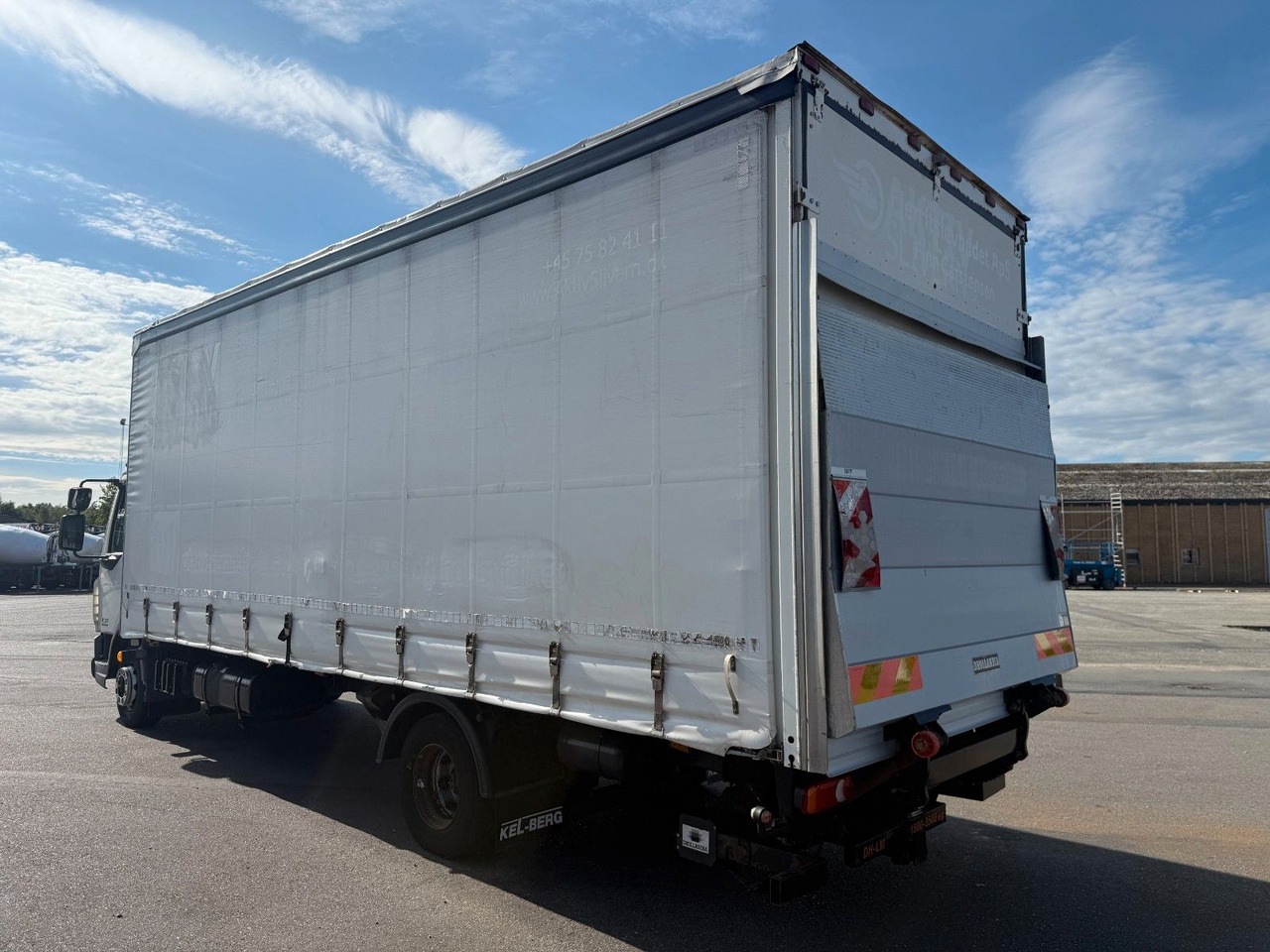 DAF LF 45 /220 4x2 Curtainsider and Taillift Euro 6 - Kamion me tendë: foto 4 DAF LF 45 /220 4x2 Curtainsider and Taillift Euro 6 - Kamion me tendë: foto 4