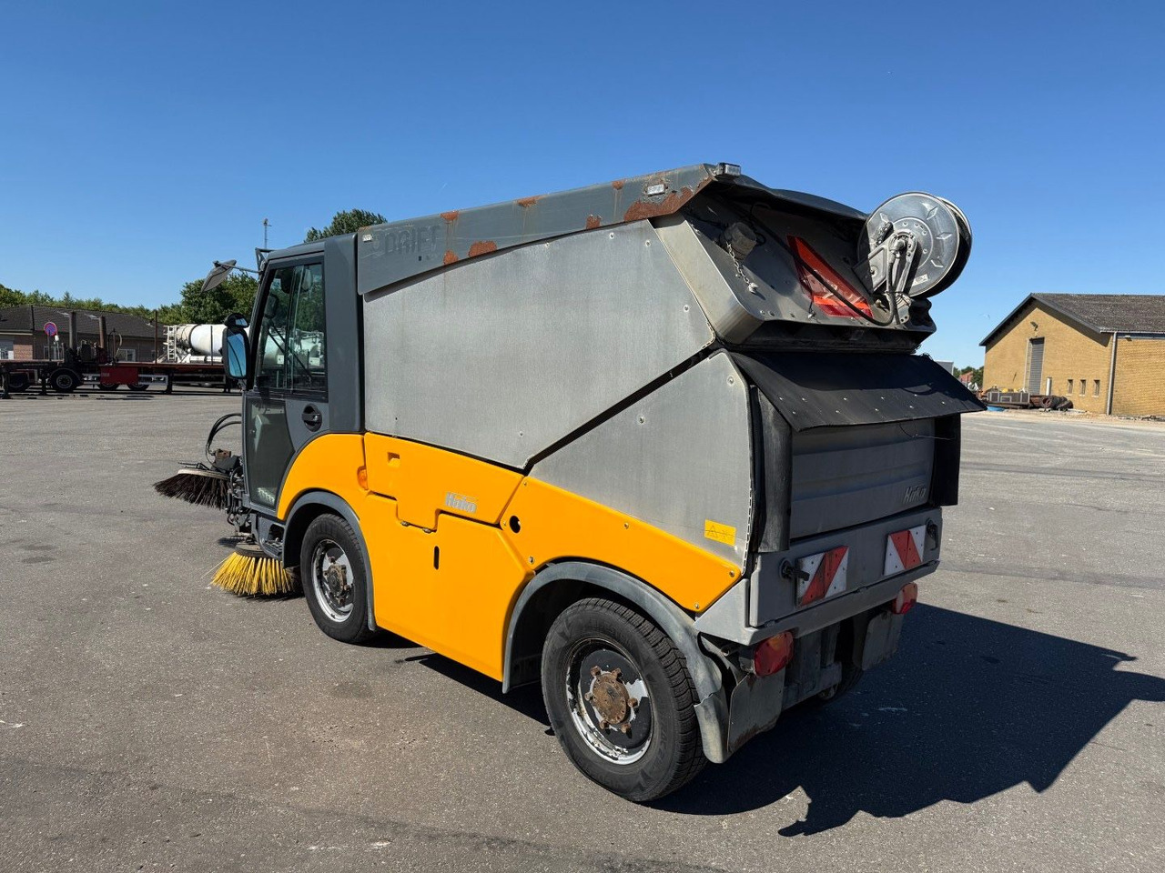 Hako Citymaster 2000 4x4 Euro 5 Kehrmaschine - Makinë fshirëse për rrugët: foto 4 Hako Citymaster 2000 4x4 Euro 5 Kehrmaschine - Makinë fshirëse për rrugët: foto 4