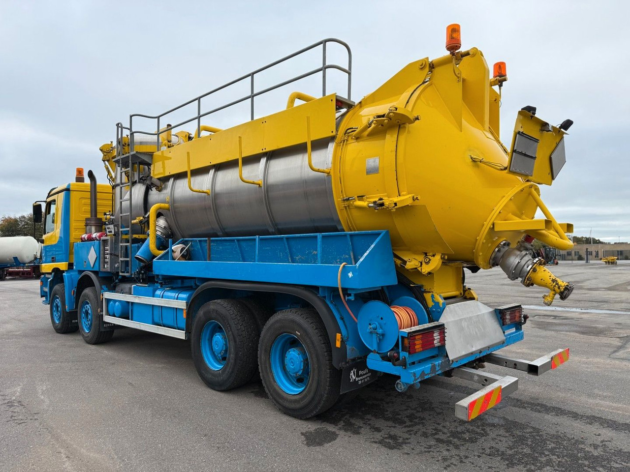 Mercedes-Benz Actros 4140 8x4 KOKS MEGAVAC 8000 ADR Dry Vac - Kamion me vakuum: foto 4 Mercedes-Benz Actros 4140 8x4 KOKS MEGAVAC 8000 ADR Dry Vac - Kamion me vakuum: foto 4