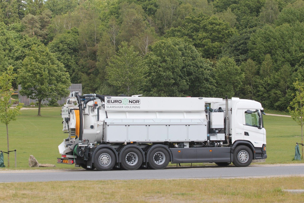 Scania G460 B8x4*4NBMN Bucher FlexLine CM140 - Kamion me vakuum: foto 3 Scania G460 B8x4*4NBMN Bucher FlexLine CM140 - Kamion me vakuum: foto 3