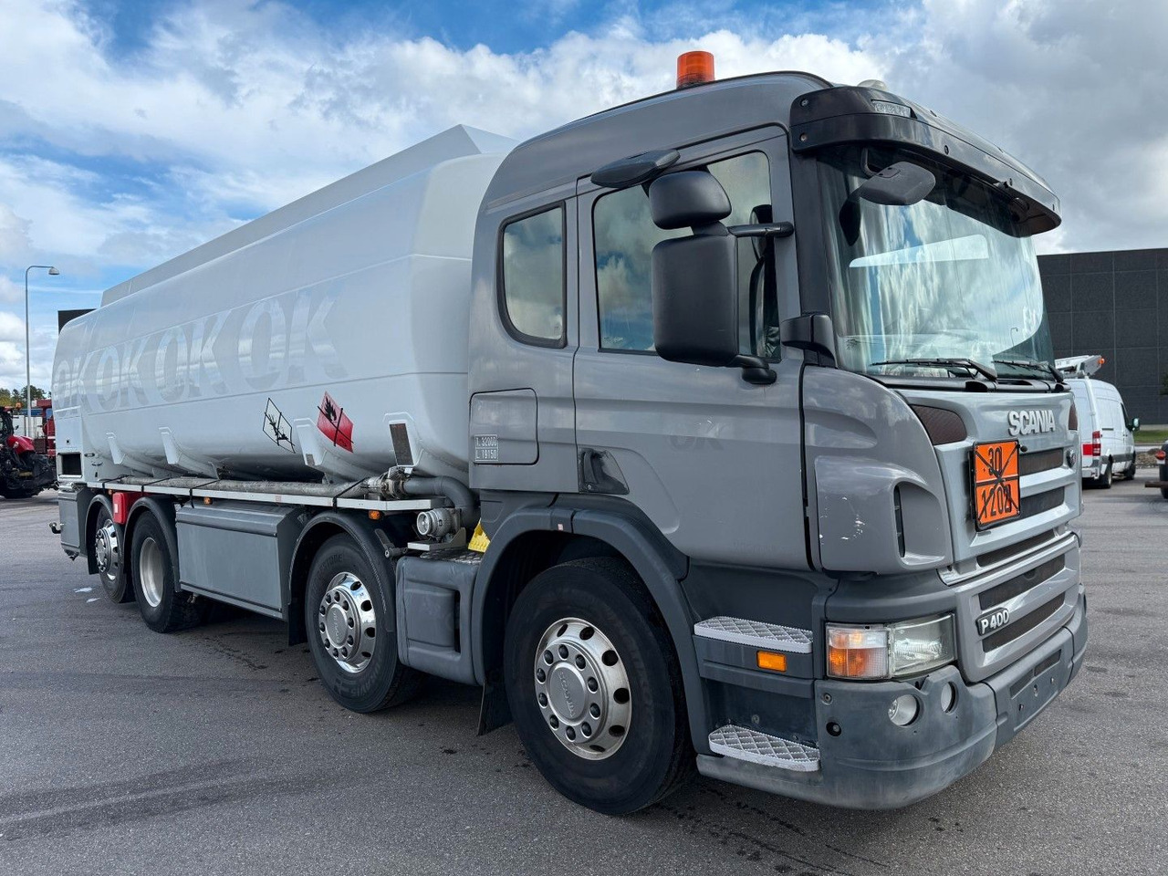 Scania P400 8x2*6 HMK Bilcon 24.000 l. ADR Euro 5 - Autobot: foto 2 Scania P400 8x2*6 HMK Bilcon 24.000 l. ADR Euro 5 - Autobot: foto 2