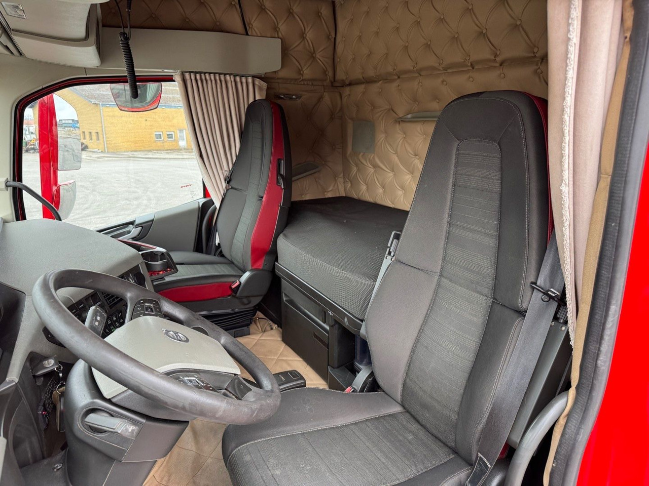 Volvo FH500 8x4*4 Tipper / Kipper (No Crane) - Kamion vetëshkarkues: foto 5 Volvo FH500 8x4*4 Tipper / Kipper (No Crane) - Kamion vetëshkarkues: foto 5