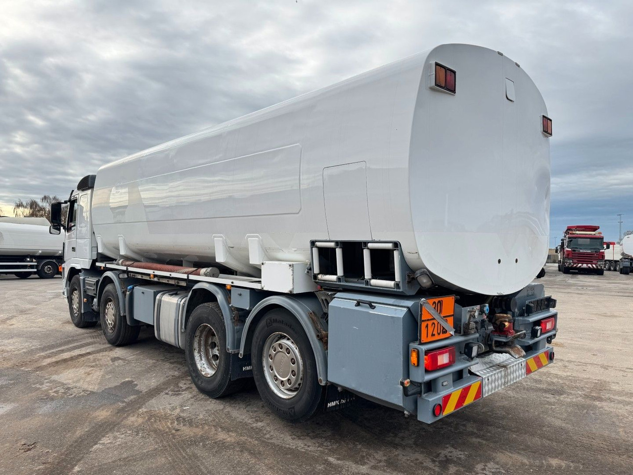 Volvo FM 440 8x2*6 24.000 l. ADR Tanktruck - Autobot: foto 4 Volvo FM 440 8x2*6 24.000 l. ADR Tanktruck - Autobot: foto 4
