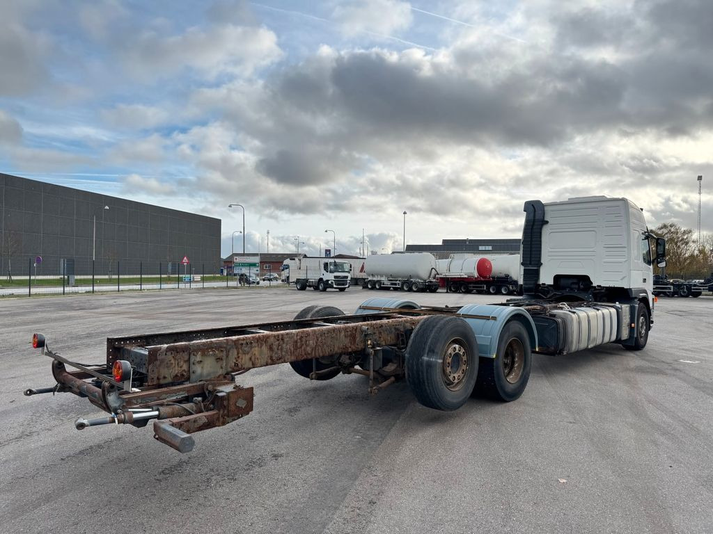 Volvo FM340 6x2 Globetrotter Chassis / Fahrgestell - Kamion kabinë-shasi: foto 3 Volvo FM340 6x2 Globetrotter Chassis / Fahrgestell - Kamion kabinë-shasi: foto 3