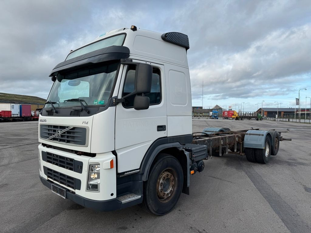 Volvo FM340 6x2 Globetrotter Chassis / Fahrgestell - Kamion kabinë-shasi: foto 1 Volvo FM340 6x2 Globetrotter Chassis / Fahrgestell - Kamion kabinë-shasi: foto 1