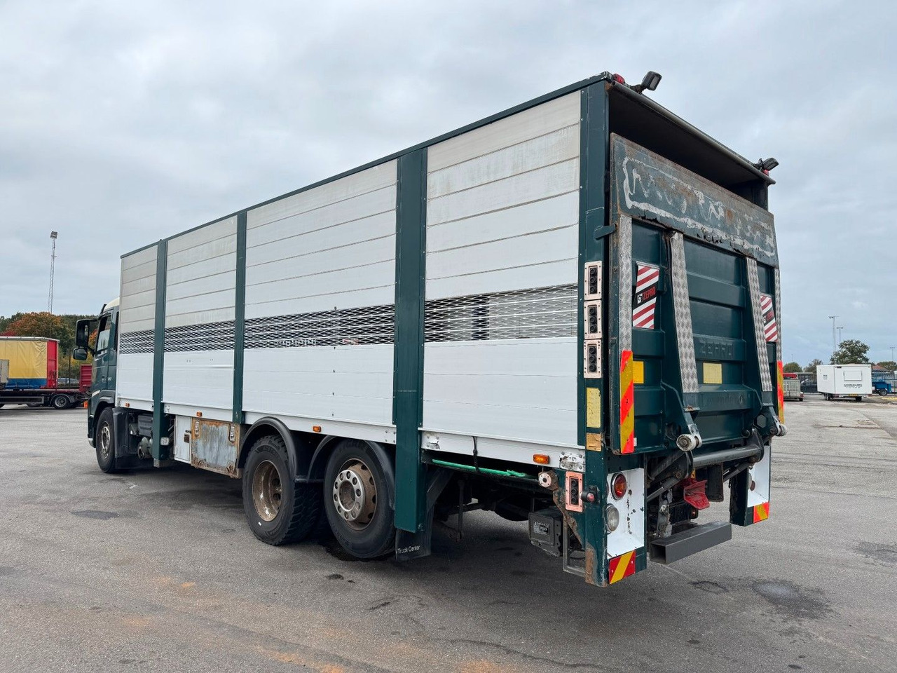 Volvo FM9 380 6x2*4 Tiertransporter / Livestock - Kamion për kuaj: foto 4 Volvo FM9 380 6x2*4 Tiertransporter / Livestock - Kamion për kuaj: foto 4