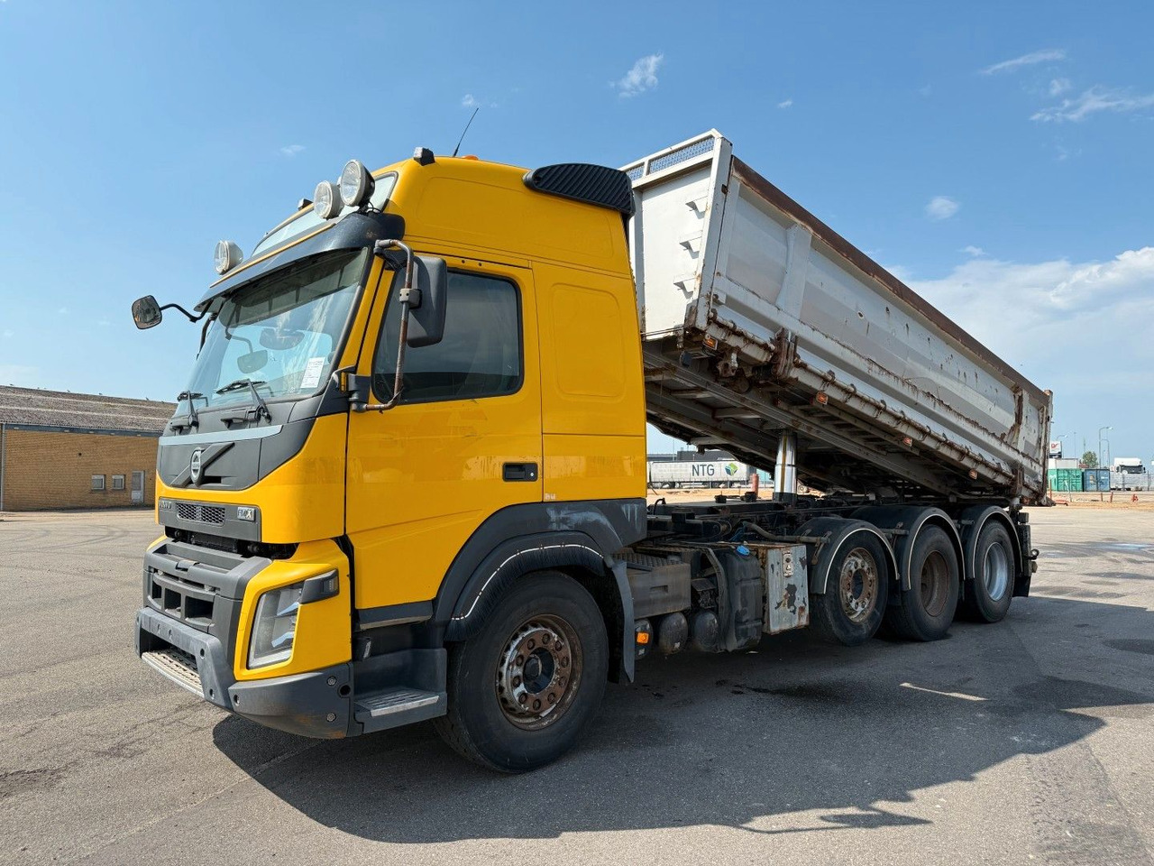 Volvo FMX500 8x4/4 Steel tipper Volvo FMX500 8x4/4 Steel tipper / Kipper - Kamion vetëshkarkues: foto 1 Volvo FMX500 8x4/4 Steel tipper Volvo FMX500 8x4/4 Steel tipper / Kipper - Kamion vetëshkarkues: foto 1