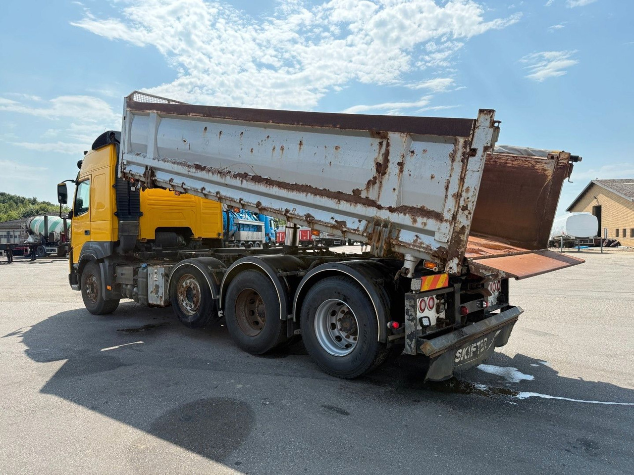 Volvo FMX500 8x4/4 Steel tipper Volvo FMX500 8x4/4 Steel tipper / Kipper - Kamion vetëshkarkues: foto 4 Volvo FMX500 8x4/4 Steel tipper Volvo FMX500 8x4/4 Steel tipper / Kipper - Kamion vetëshkarkues: foto 4