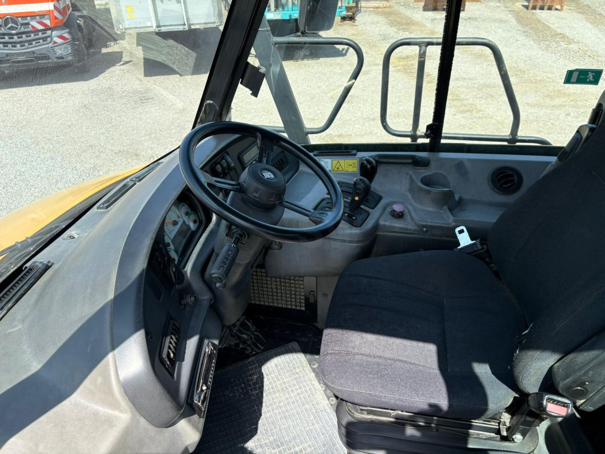 Caterpillar 730 - Shkarkues teleskopik: foto 5 Caterpillar 730 - Shkarkues teleskopik: foto 5