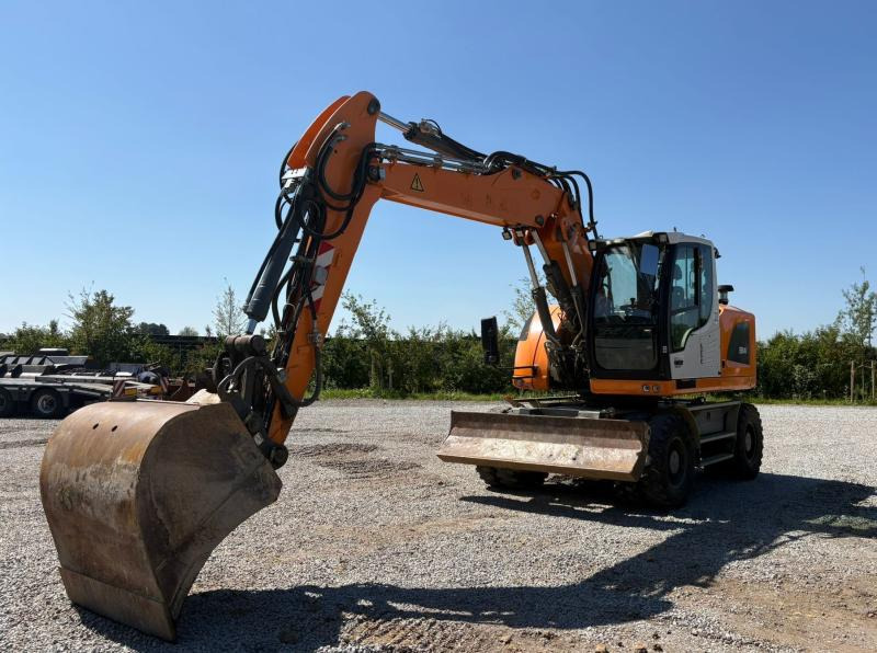 Liebherr A914 - Ekskavator me goma: foto 2 Liebherr A914 - Ekskavator me goma: foto 2