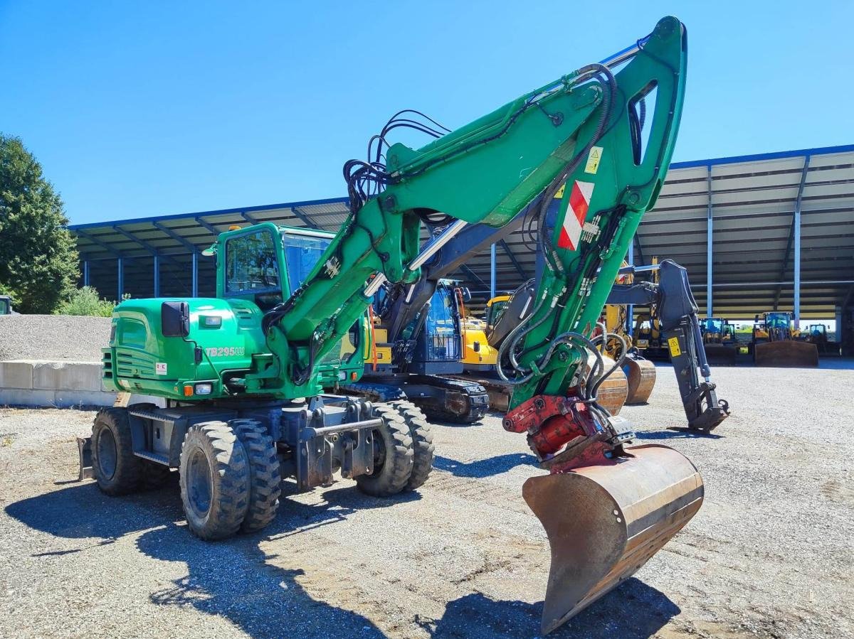 Takeuchi TB295W - Ekskavator me goma: foto 3 Takeuchi TB295W - Ekskavator me goma: foto 3