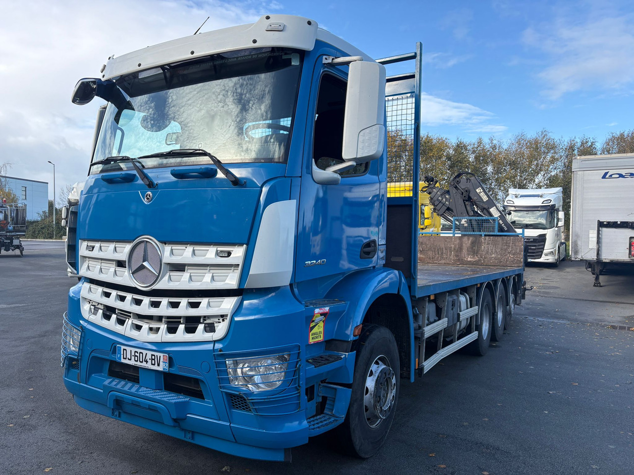 Mercedes Arocs 3240 - Kamion me karroceri të hapur: foto 1 Mercedes Arocs 3240 - Kamion me karroceri të hapur: foto 1