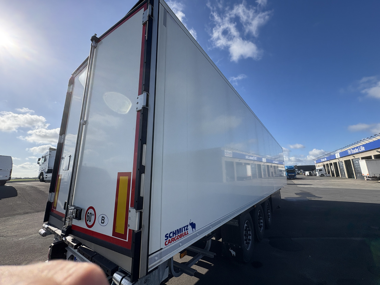 Schmitz Cargobull - Gjysmë rimorkio frigorifer: foto 4 Schmitz Cargobull - Gjysmë rimorkio frigorifer: foto 4