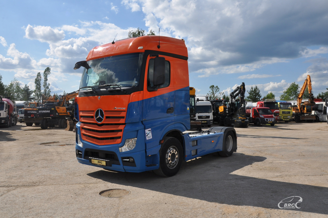 Mercedes-Benz Actros - Gjysmë-kamion: foto 1 Mercedes-Benz Actros - Gjysmë-kamion: foto 1