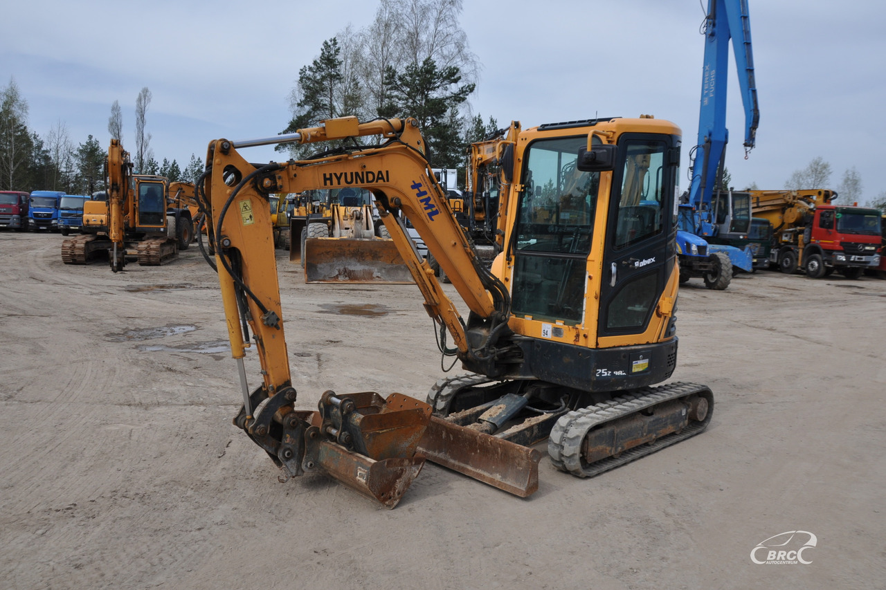 Hyundai R25Z-9AK - Miniekskavator: foto 1 Hyundai R25Z-9AK - Miniekskavator: foto 1