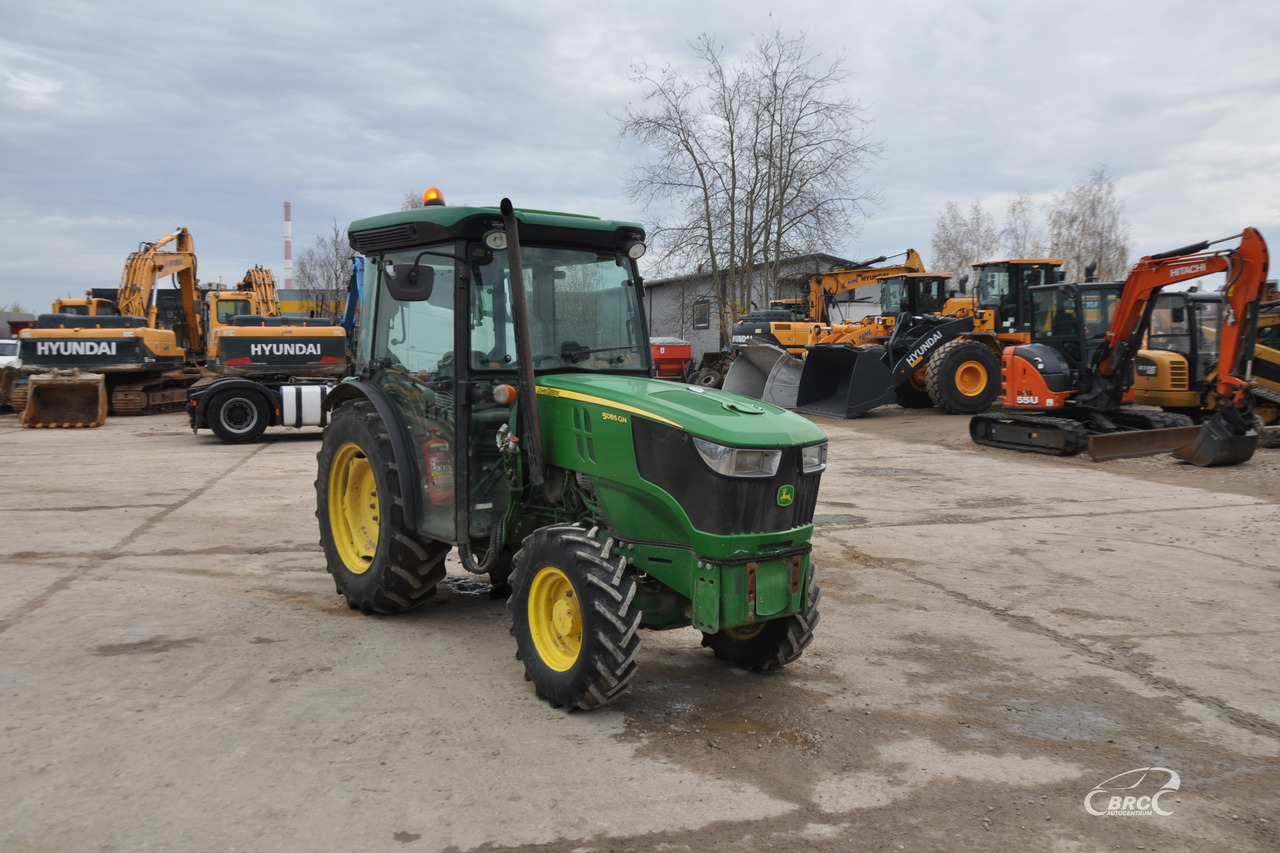John Deere 5085 - Traktor: foto 2 John Deere 5085 - Traktor: foto 2