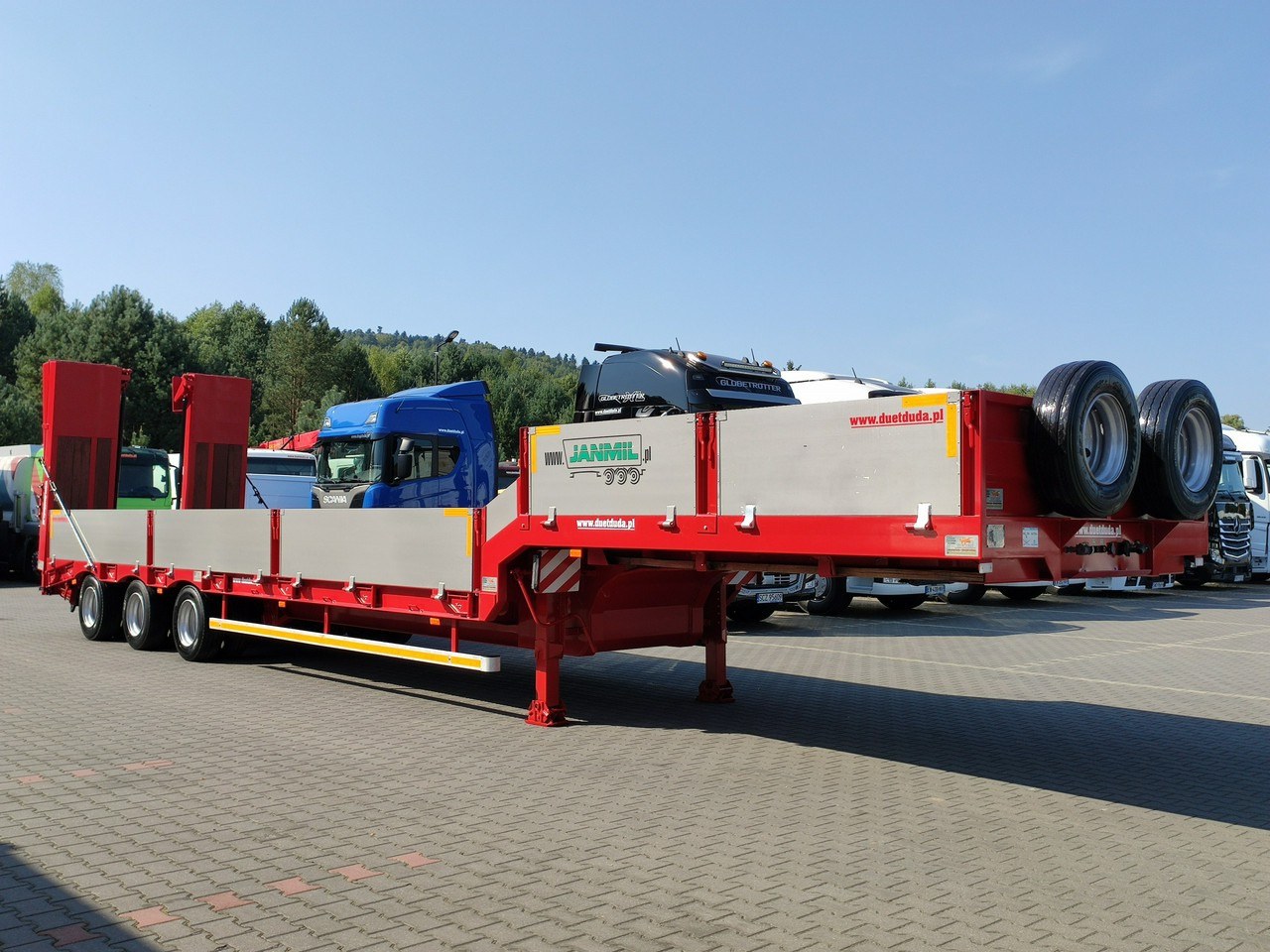 Bodex JANMIL Burtówka Laweta Niskopodłogowa Podczołgówka 3-Osie - Gjysmë rimorkio me plan ngarkimi të ulët: foto 5 Bodex JANMIL Burtówka Laweta Niskopodłogowa Podczołgówka 3-Osie - Gjysmë rimorkio me plan ngarkimi të ulët: foto 5