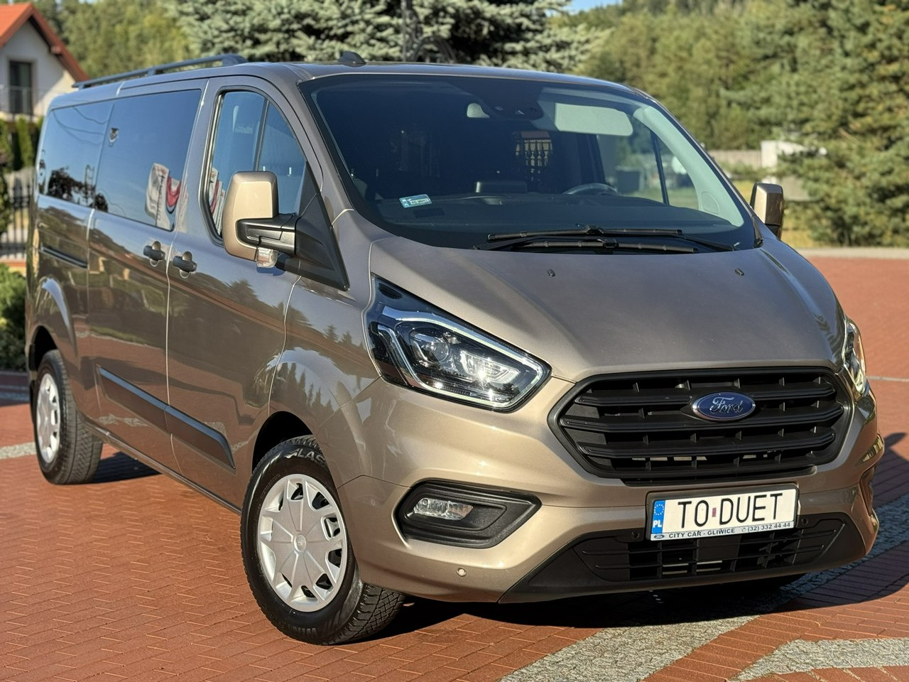 Ford Transit Custom - Furgon pasagjerësh: foto 4 Ford Transit Custom - Furgon pasagjerësh: foto 4