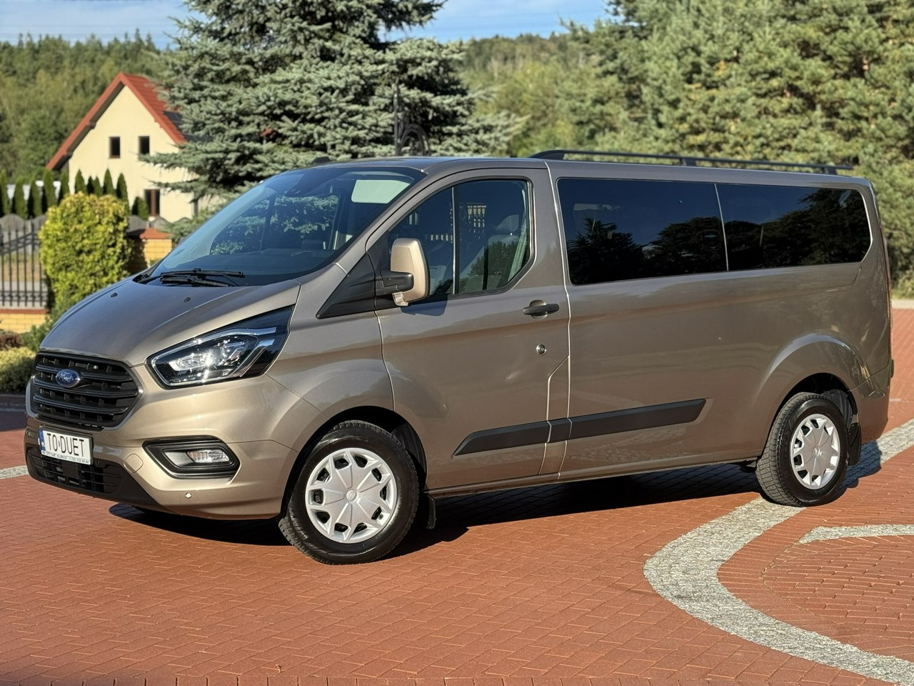 Ford Transit Custom - Furgon pasagjerësh: foto 5 Ford Transit Custom - Furgon pasagjerësh: foto 5