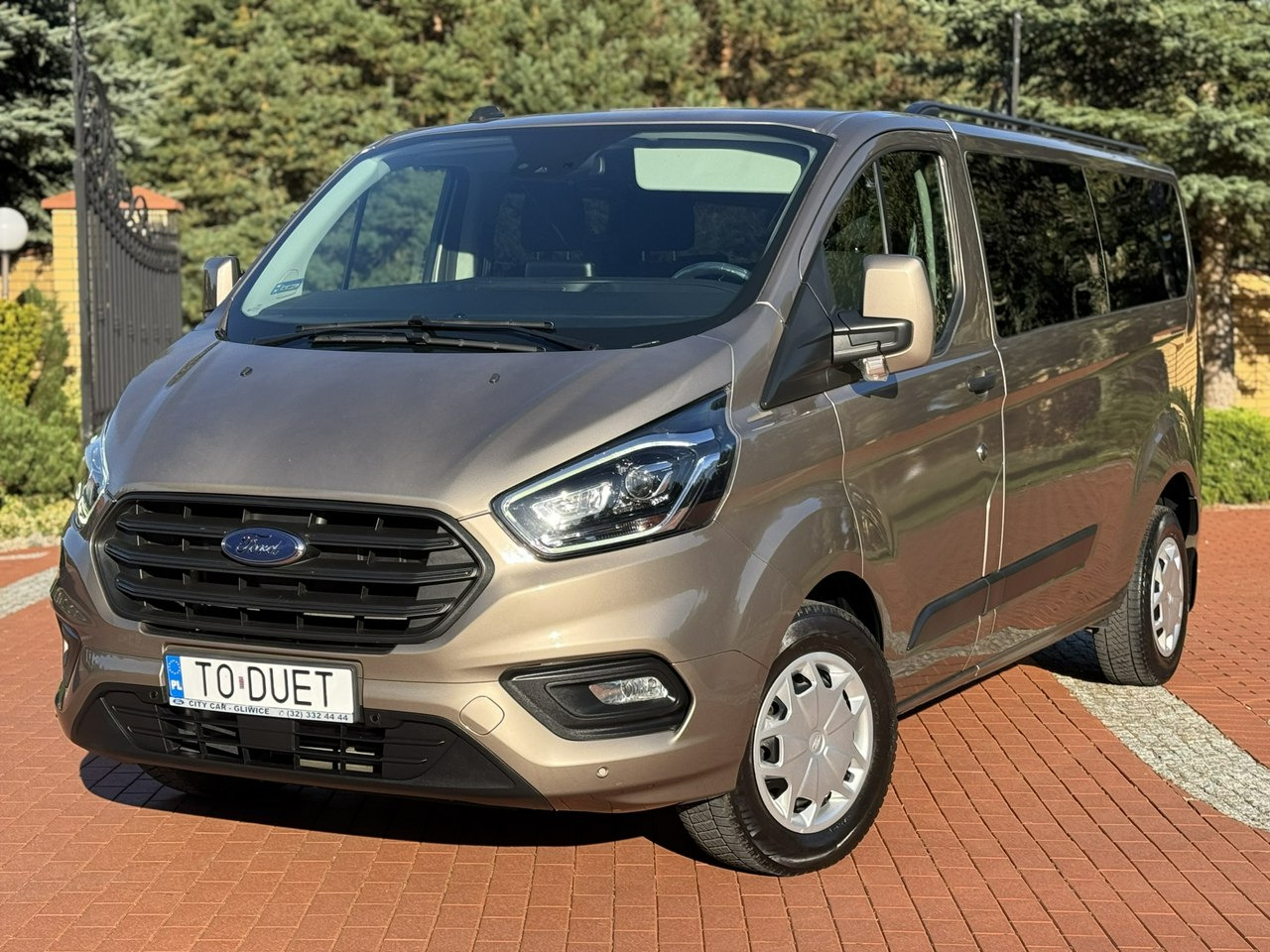 Ford Transit Custom - Furgon pasagjerësh: foto 3 Ford Transit Custom - Furgon pasagjerësh: foto 3