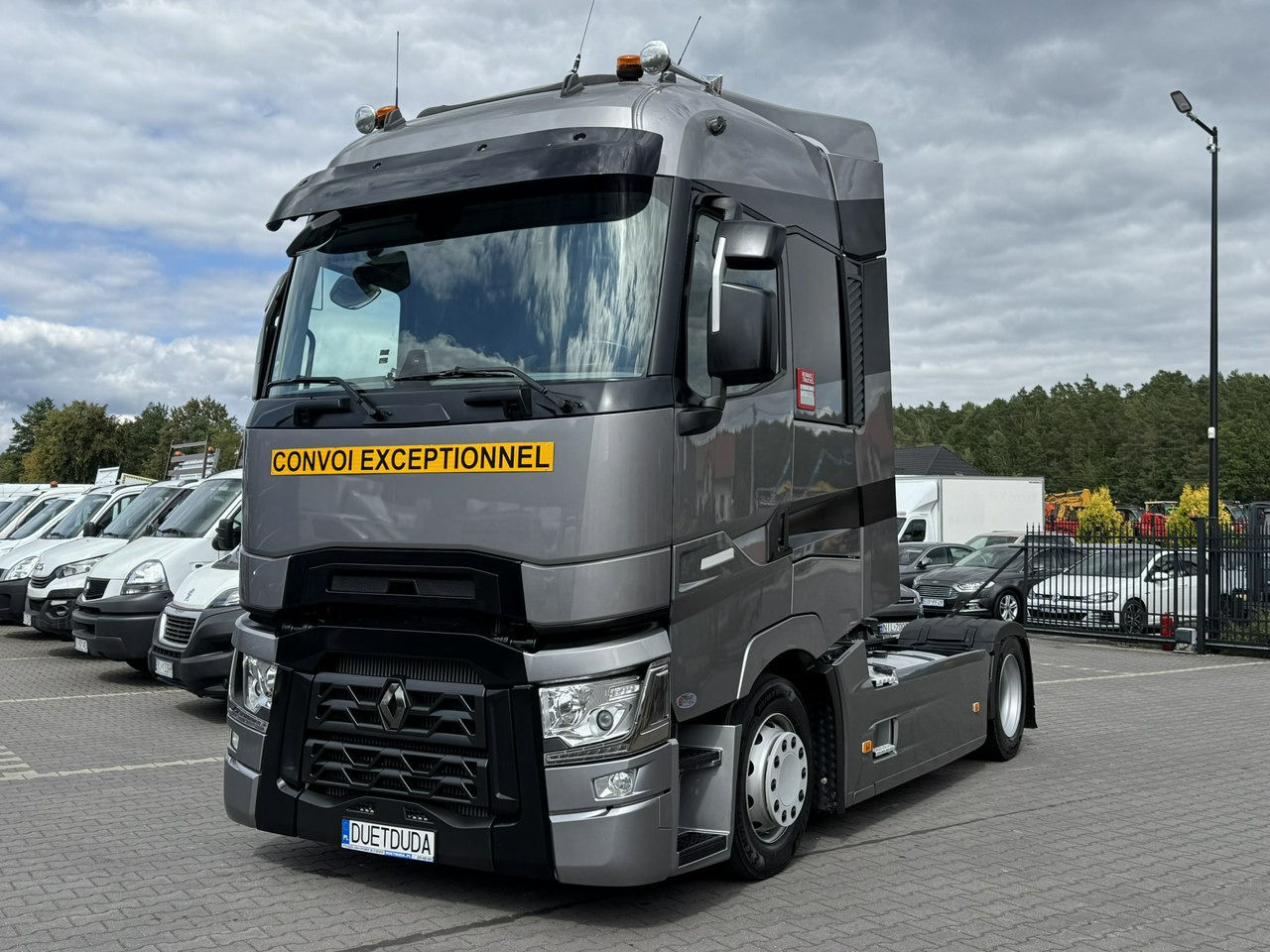 Renault Gama T 520 HIGH CAB Silnik 13litrów Euro 6 Low deck - Gjysmë-kamion: foto 2 Renault Gama T 520 HIGH CAB Silnik 13litrów Euro 6 Low deck - Gjysmë-kamion: foto 2