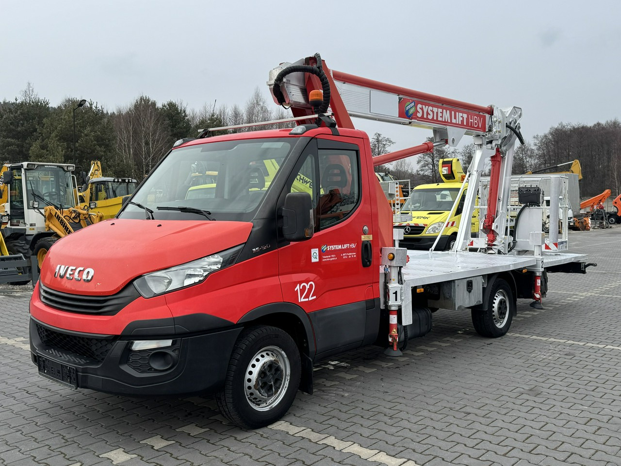 Iveco Daily 35S12 - Platformë ajrore e montuar në kamion: foto 2 Iveco Daily 35S12 - Platformë ajrore e montuar në kamion: foto 2