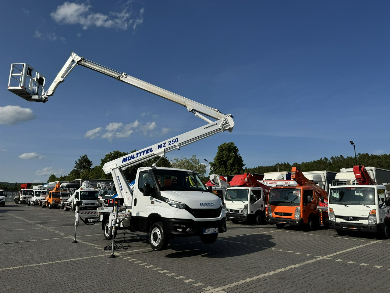 Iveco Daily 35S14 - Platformë ajrore e montuar në kamion: foto 3 Iveco Daily 35S14 - Platformë ajrore e montuar në kamion: foto 3