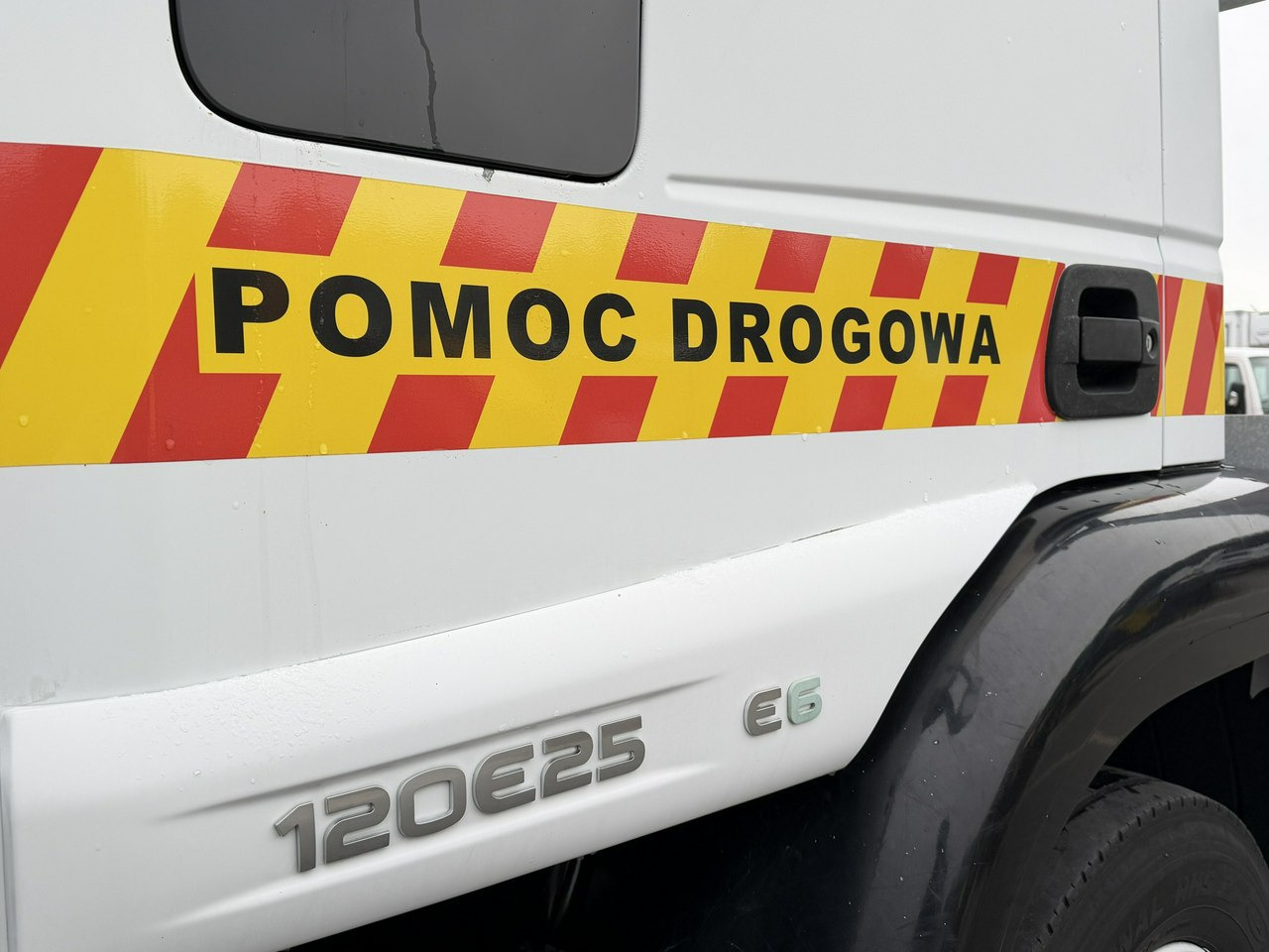 Iveco EUROCARGO 120E25 E6 Laweta Zagłebiana Platforma Pomoc Drogowa - Karrotrec: foto 2 Iveco EUROCARGO 120E25 E6 Laweta Zagłebiana Platforma Pomoc Drogowa - Karrotrec: foto 2