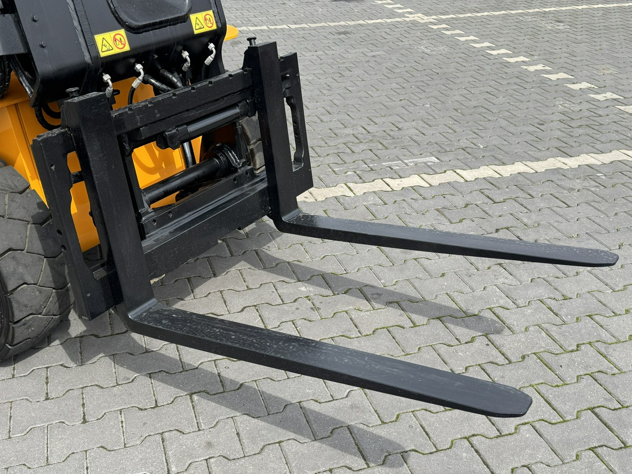 JCB TLT 35D 4x4 T4 TELESKOP / TELESKOPOWY Ładowarka Teleskopowa - Ekskavator teleskopik: foto 4 JCB TLT 35D 4x4 T4 TELESKOP / TELESKOPOWY Ładowarka Teleskopowa - Ekskavator teleskopik: foto 4