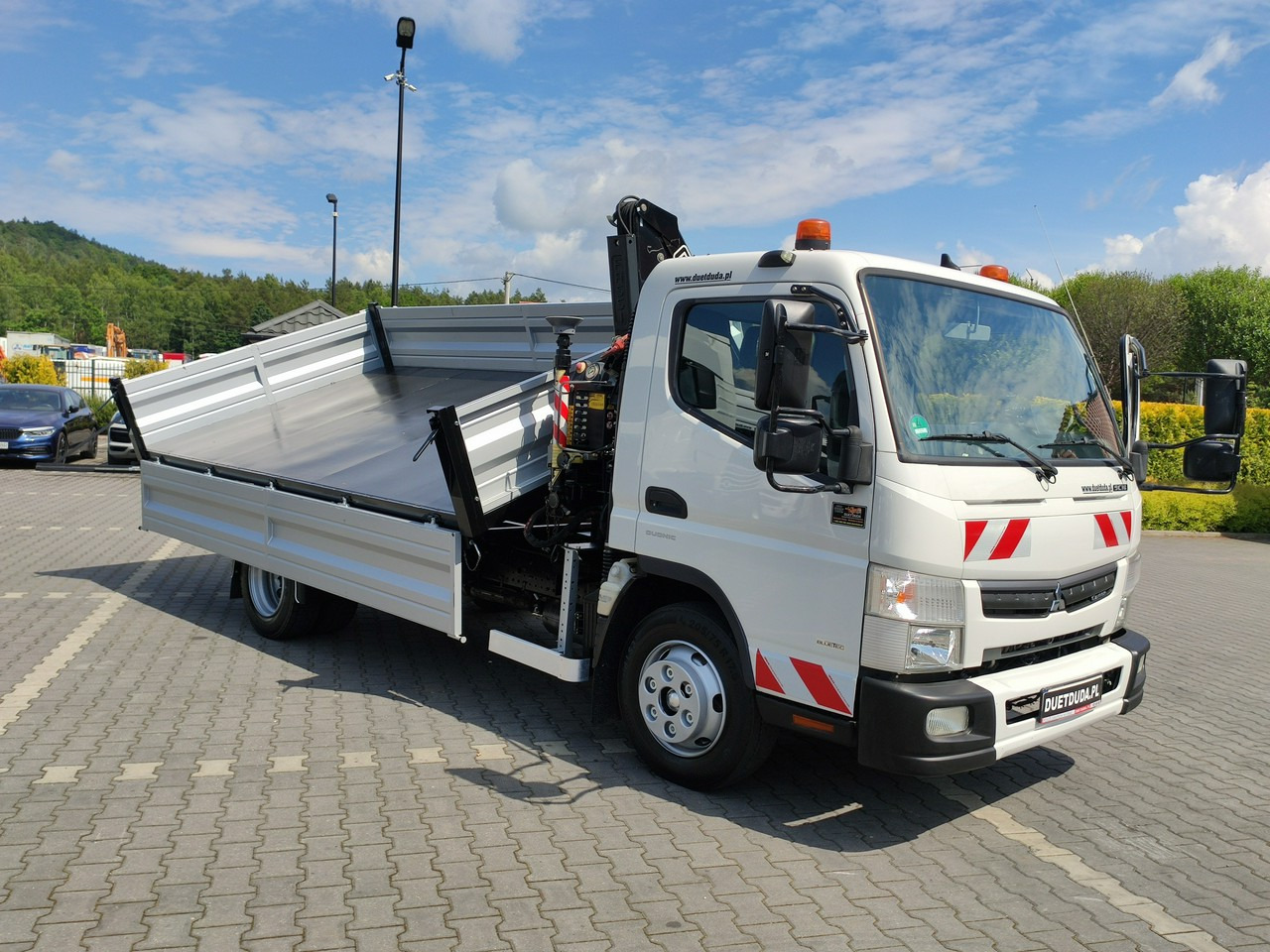 Mitsubishi Canter Fuso 9C18 3.0/180KM Automat, HDS FASSI F30 Wywrotka 3-str - Kamion vetëshkarkues, Kamion me vinç: foto 2 Mitsubishi Canter Fuso 9C18 3.0/180KM Automat, HDS FASSI F30 Wywrotka 3-str - Kamion vetëshkarkues, Kamion me vinç: foto 2