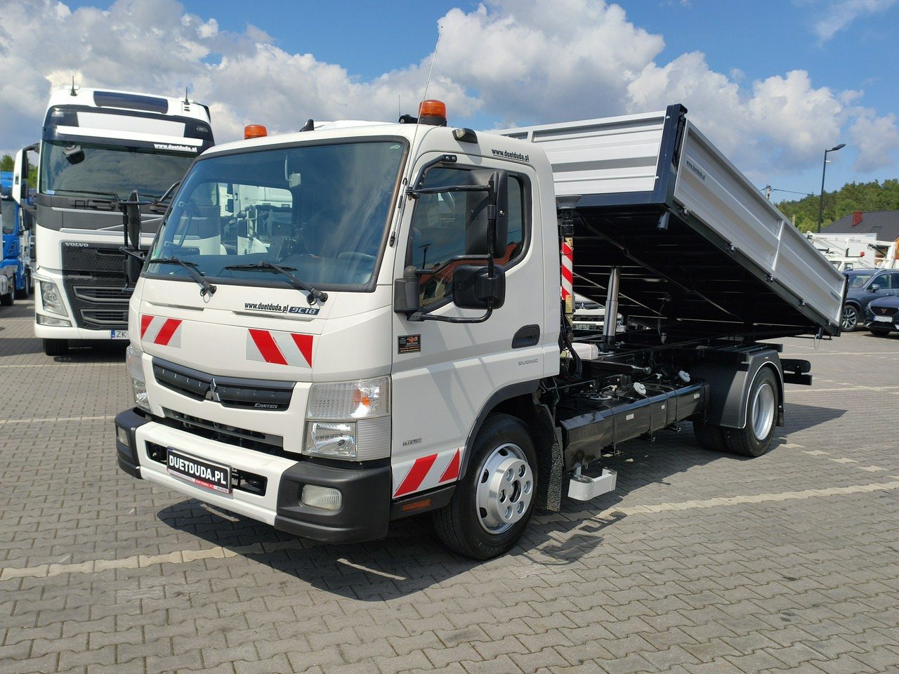 Mitsubishi Canter Fuso 9C18 3.0/180KM Automat, HDS FASSI F30 Wywrotka 3-str - Kamion vetëshkarkues, Kamion me vinç: foto 3 Mitsubishi Canter Fuso 9C18 3.0/180KM Automat, HDS FASSI F30 Wywrotka 3-str - Kamion vetëshkarkues, Kamion me vinç: foto 3