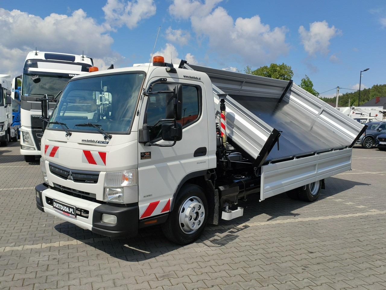 Mitsubishi Canter Fuso 9C18 3.0/180KM HDS FASSI F30 Wywrotka 3-stronna - Kamion vetëshkarkues: foto 4 Mitsubishi Canter Fuso 9C18 3.0/180KM HDS FASSI F30 Wywrotka 3-stronna - Kamion vetëshkarkues: foto 4