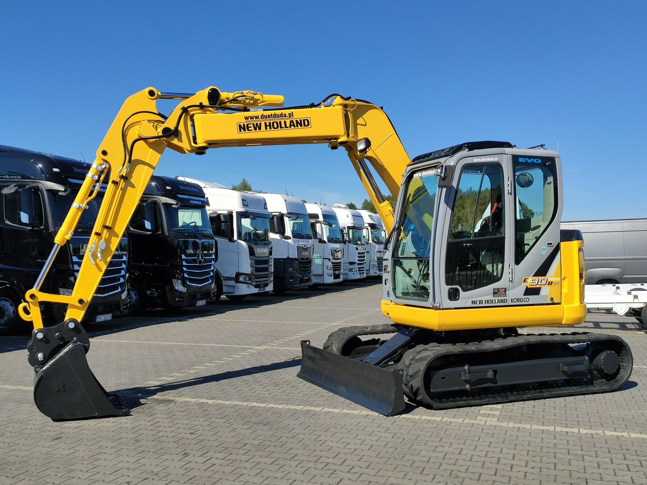 New Holland E90B SR -2 Gąsienicowa 10ton - Miniekskavator: foto 3 New Holland E90B SR -2 Gąsienicowa 10ton - Miniekskavator: foto 3