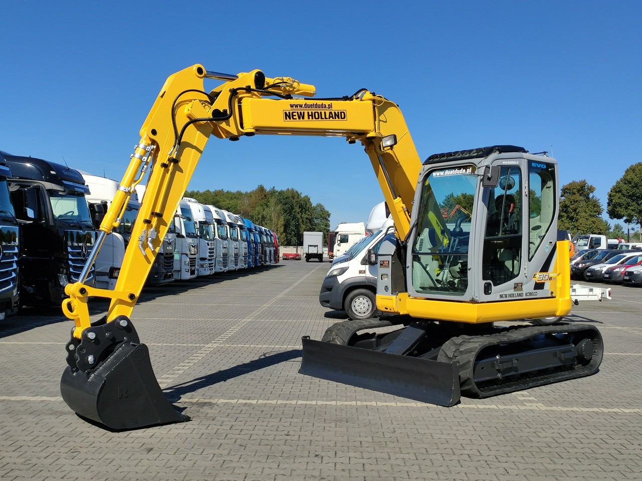 New Holland E90B SR -2 Gąsienicowa 10ton - Miniekskavator: foto 1 New Holland E90B SR -2 Gąsienicowa 10ton - Miniekskavator: foto 1