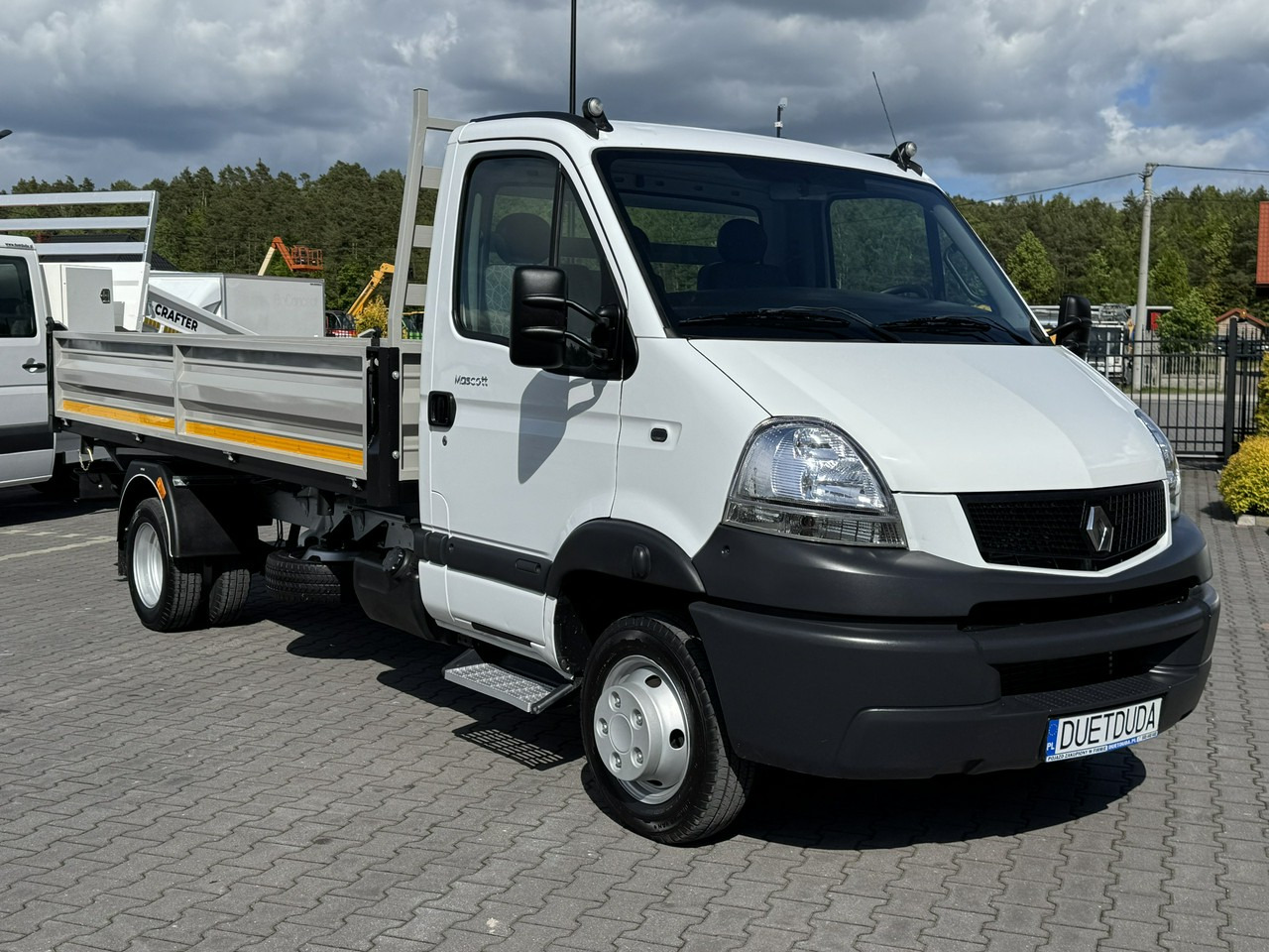 Renault Mascott - Kamioncine vetëshkarkuese: foto 4 Renault Mascott - Kamioncine vetëshkarkuese: foto 4