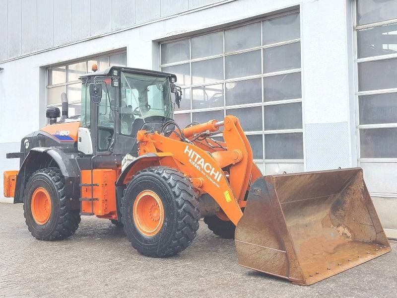 Hitachi ZW 180-6 - Fadrom me goma: foto 4 Hitachi ZW 180-6 - Fadrom me goma: foto 4