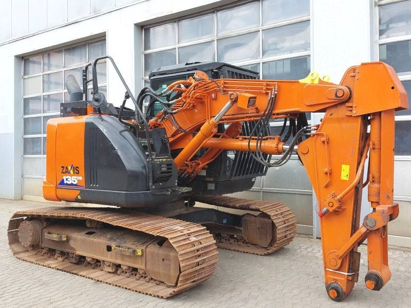 Hitachi ZX 135 US-6 Short reach front tunnel excavator - Ekskavator me zinxhirë: foto 4 Hitachi ZX 135 US-6 Short reach front tunnel excavator - Ekskavator me zinxhirë: foto 4