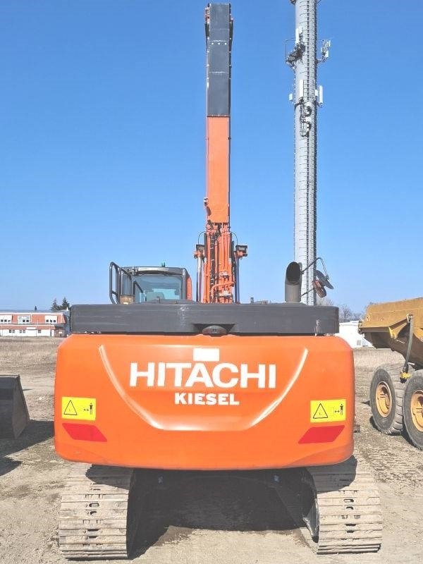Hitachi ZX 210 LC-6 Teledipper - Ekskavator me zinxhirë: foto 3 Hitachi ZX 210 LC-6 Teledipper - Ekskavator me zinxhirë: foto 3