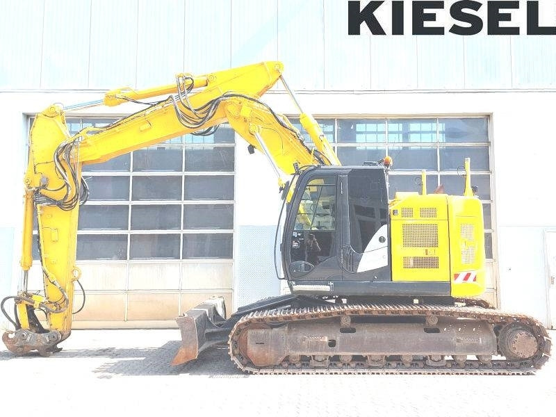 Hitachi ZX 225 US LC-6 - Ekskavator me zinxhirë: foto 1 Hitachi ZX 225 US LC-6 - Ekskavator me zinxhirë: foto 1