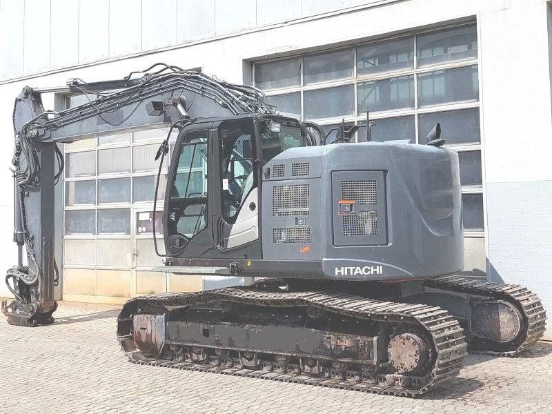 Hitachi ZX 225 US LC-6 - Ekskavator me zinxhirë: foto 3 Hitachi ZX 225 US LC-6 - Ekskavator me zinxhirë: foto 3