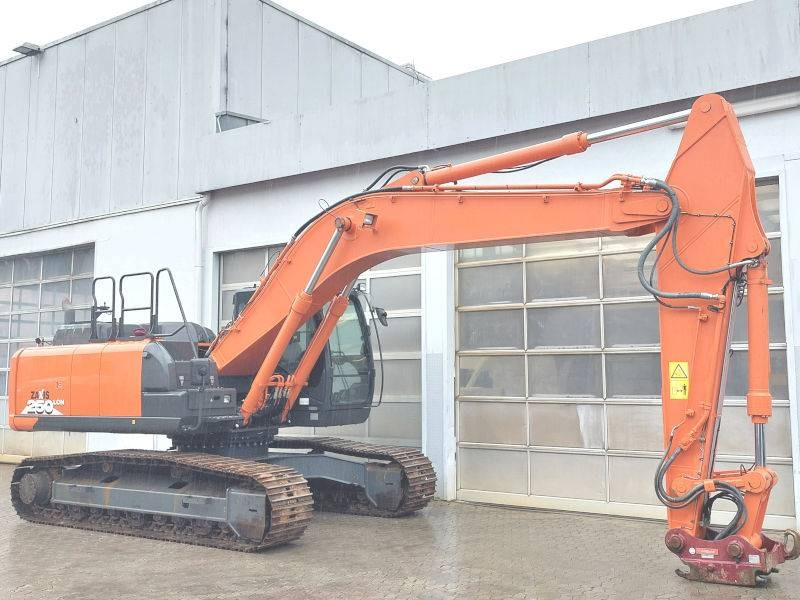 Hitachi ZX 250 LCN-6 - Ekskavator me zinxhirë: foto 4 Hitachi ZX 250 LCN-6 - Ekskavator me zinxhirë: foto 4