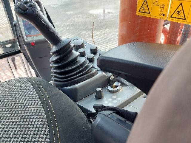 Lizingu i Hitachi ZX 350 LCN-6  Hitachi ZX 350 LCN-6: foto 14