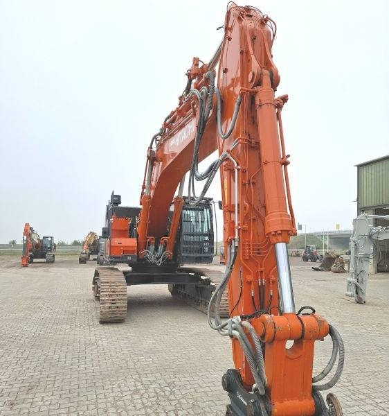 Hitachi ZX 490 LCH-7 - Ekskavator me zinxhirë: foto 3 Hitachi ZX 490 LCH-7 - Ekskavator me zinxhirë: foto 3