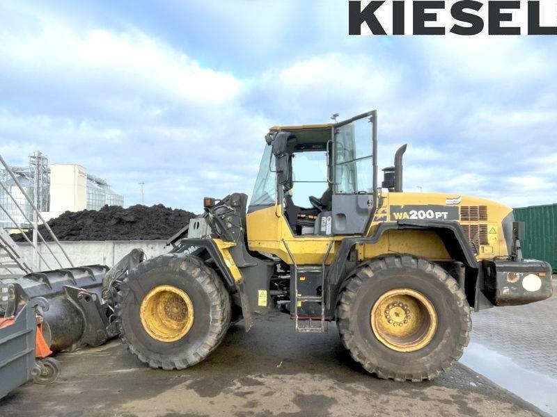 Komatsu WA 200 PT-5 - Fadrom me goma: foto 1 Komatsu WA 200 PT-5 - Fadrom me goma: foto 1