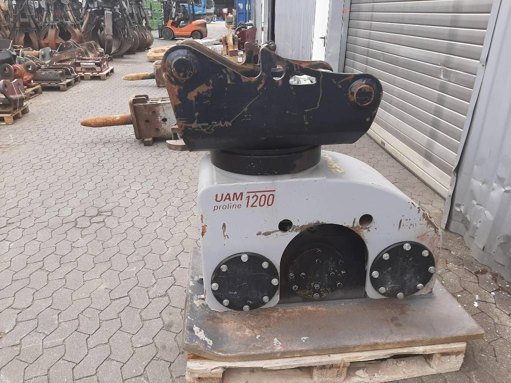 UAM HD1200 - Pllakë vibratori: foto 2 UAM HD1200 - Pllakë vibratori: foto 2