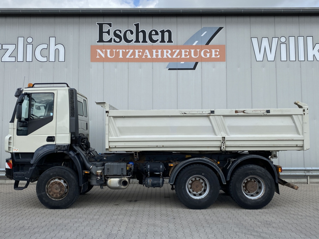 Iveco 410 6x6 - Kamion vetëshkarkues: foto 3 Iveco 410 6x6 - Kamion vetëshkarkues: foto 3