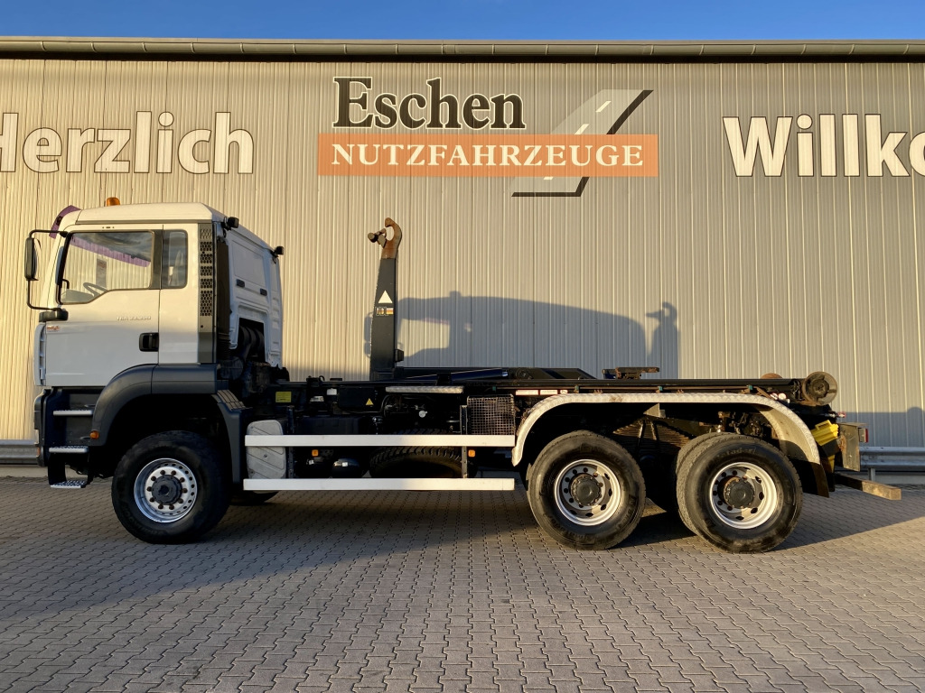 MAN TGA 33.390 6x6 BB - Kamion vetëngarkues: foto 3 MAN TGA 33.390 6x6 BB - Kamion vetëngarkues: foto 3