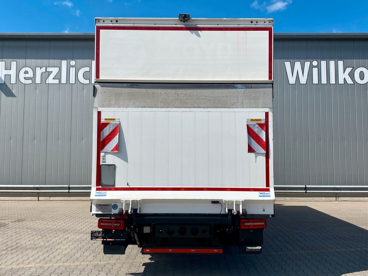 MAN TGL 12.220 Automatik*LBW*HU+BremseNEU*Navi*Kamer - Kamion vagonetë: foto 4 MAN TGL 12.220 Automatik*LBW*HU+BremseNEU*Navi*Kamer - Kamion vagonetë: foto 4