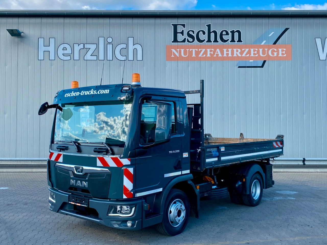 MAN TGS 8.220 BB| MEILLER*3x Sitze*Navi*2x AHK*Klima - Kamion vetëshkarkues: foto 2 MAN TGS 8.220 BB| MEILLER*3x Sitze*Navi*2x AHK*Klima - Kamion vetëshkarkues: foto 2
